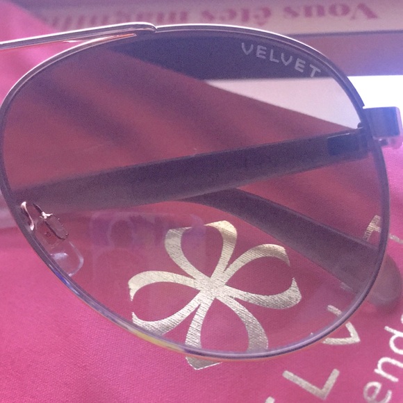 Velvet Trends Sunglasses Rose Gold Aviator Frames - Picture 3 of 7
